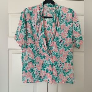 Beautiful soft Hawaiian print size 8 cowl neck drapery style vintage shirt